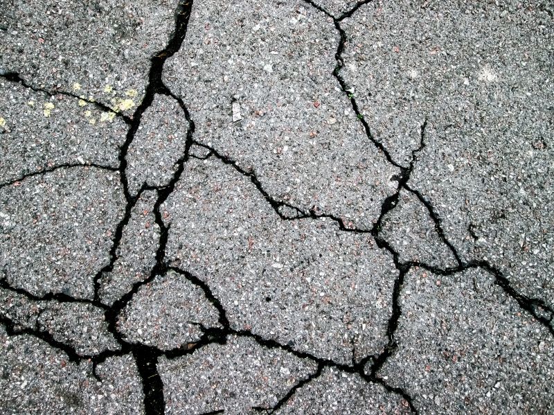 Hot Tar Driveway Sealing in Grand Rapids, MI